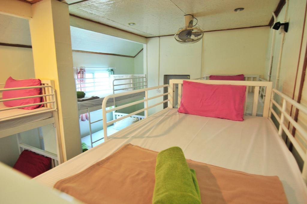 October Hostel Koh Koh Phi Phi Don Chambre photo
