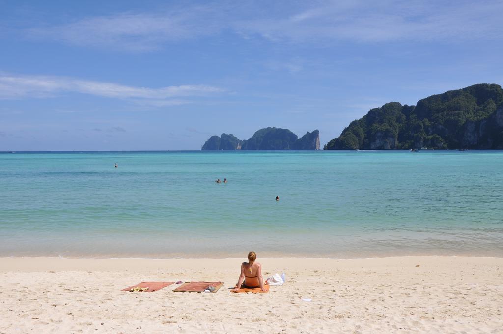 October Hostel Koh Koh Phi Phi Don Extérieur photo