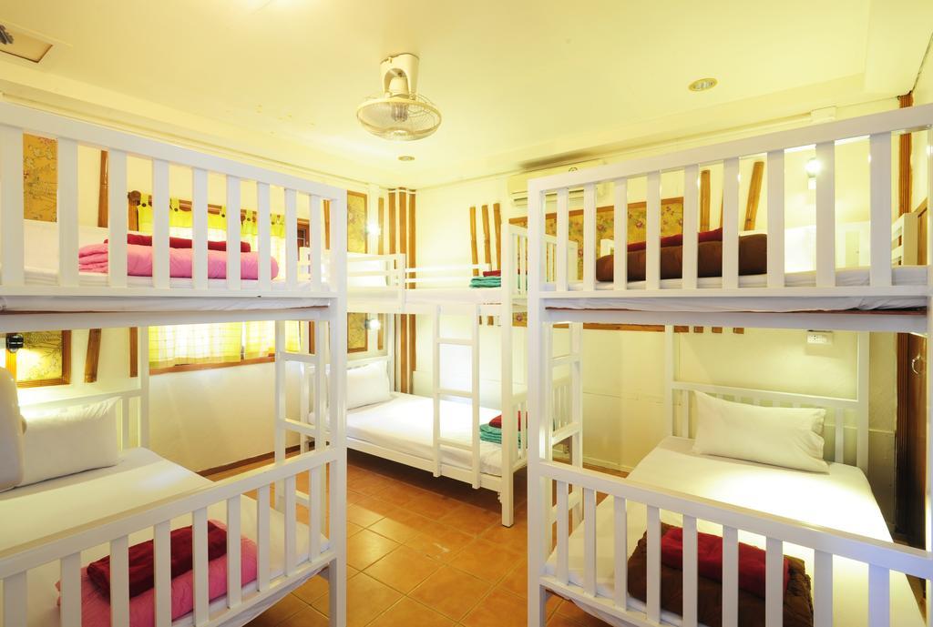October Hostel Koh Koh Phi Phi Don Extérieur photo
