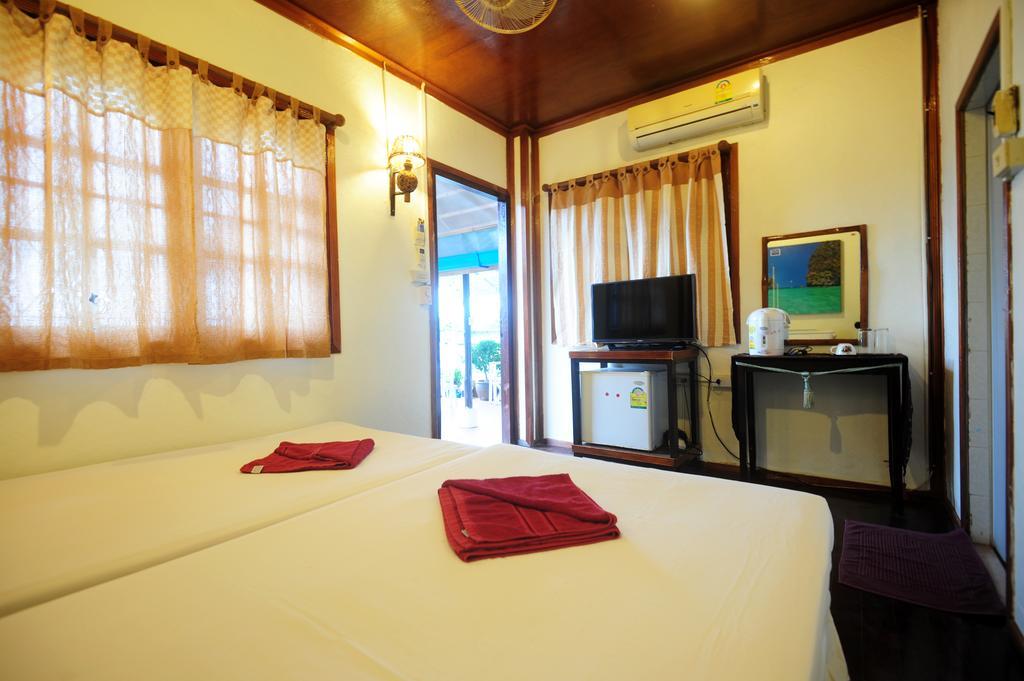 October Hostel Koh Koh Phi Phi Don Extérieur photo