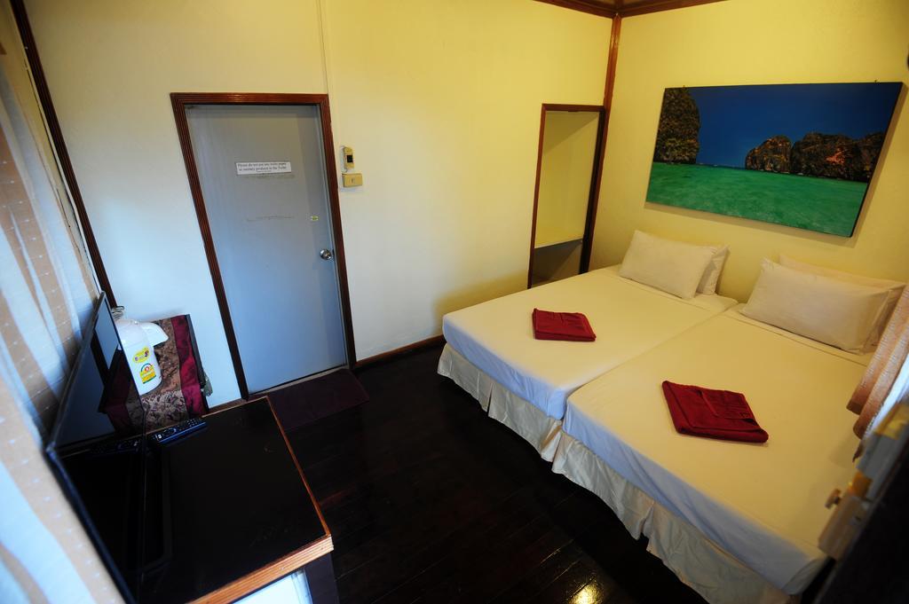October Hostel Koh Koh Phi Phi Don Extérieur photo