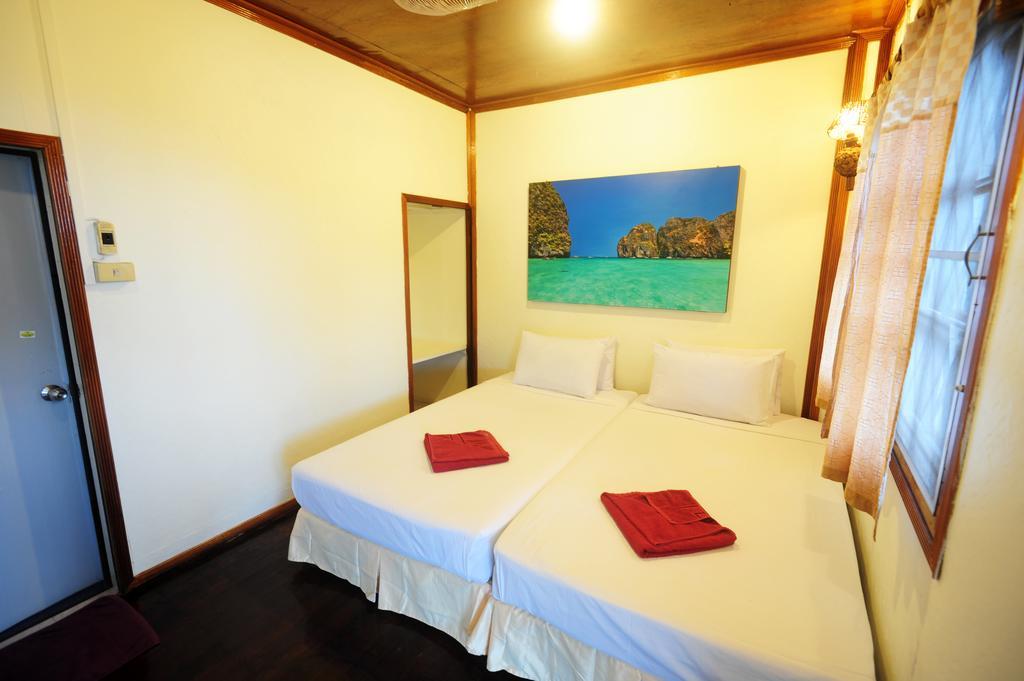 October Hostel Koh Koh Phi Phi Don Extérieur photo