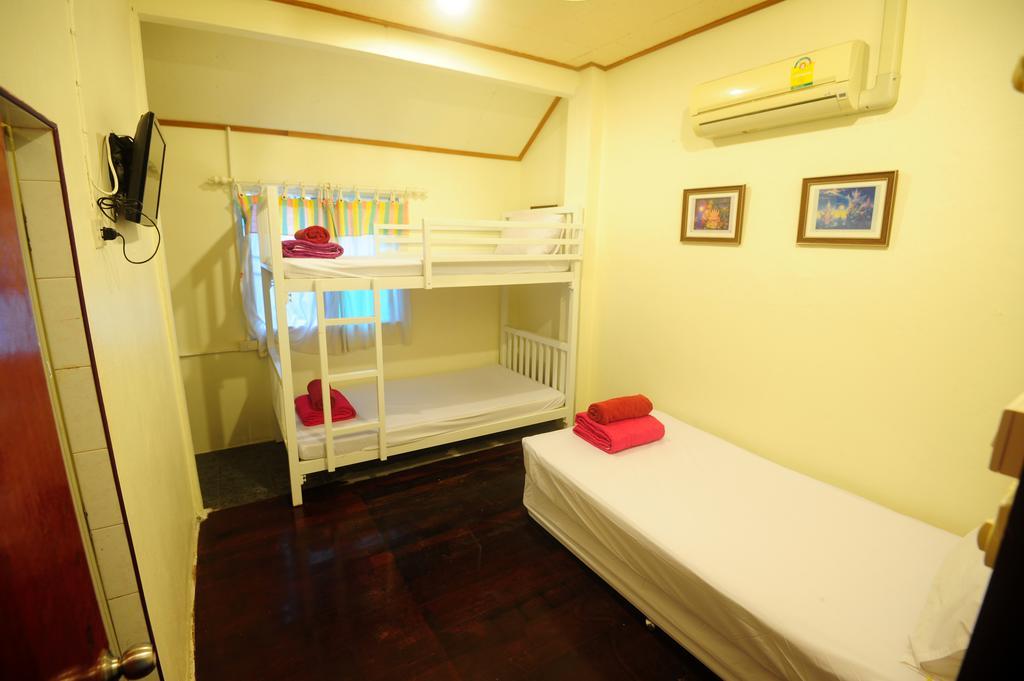 October Hostel Koh Koh Phi Phi Don Extérieur photo